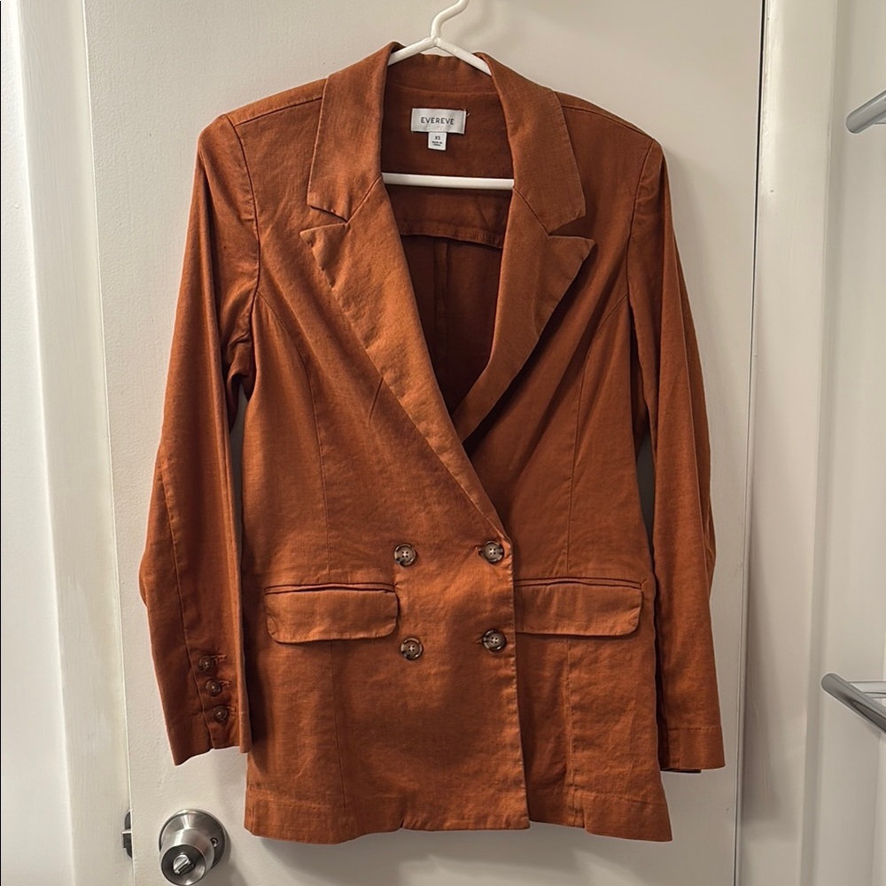 Evereve Women's Warm Brown Double-Breasted Blazer